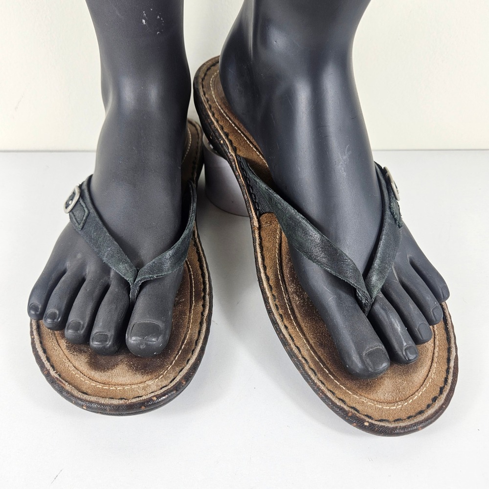 UGG Australia Kamiko Womens 9 Black Leather Thong Sandals Buckle Flip Flops